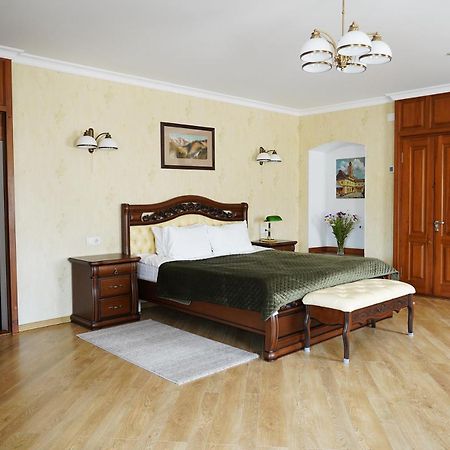 Spadok Hotel Kamianets-Podilskyi Luaran gambar