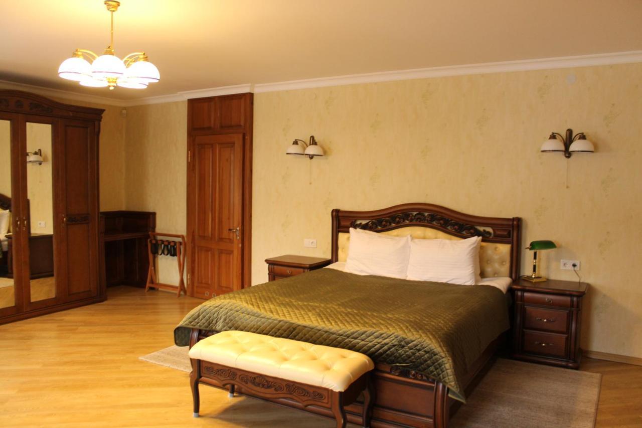 Spadok Hotel Kamianets-Podilskyi Luaran gambar