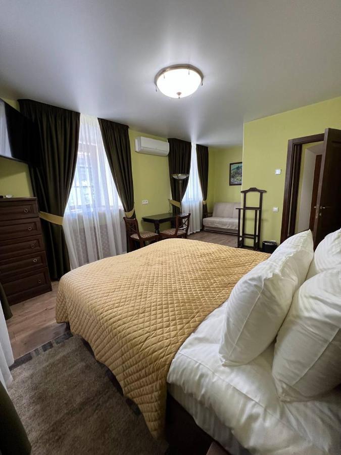 Spadok Hotel Kamianets-Podilskyi Luaran gambar