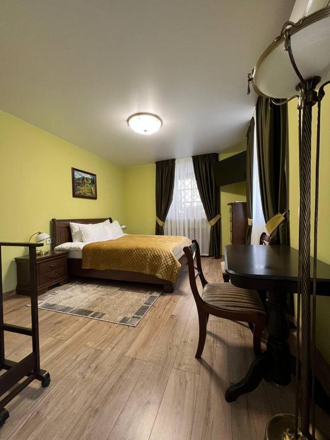 Spadok Hotel Kamianets-Podilskyi Luaran gambar