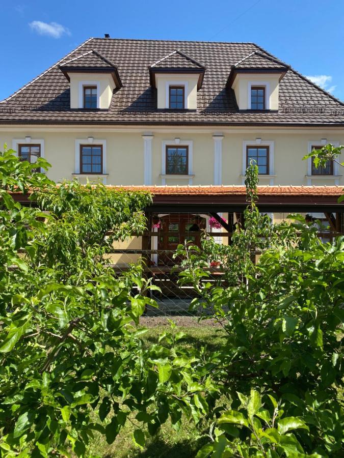 Spadok Hotel Kamianets-Podilskyi Luaran gambar